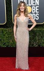 rs_634x1024-190106163045-634-2019-golden-globes-red-carpet-fashions-felicity-huffman.cm.1618