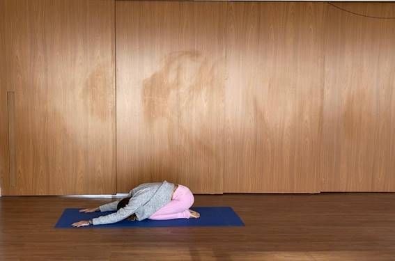 yoga postura da criança